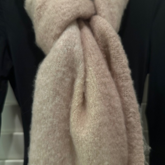 Scarf - Picture 4 of 4